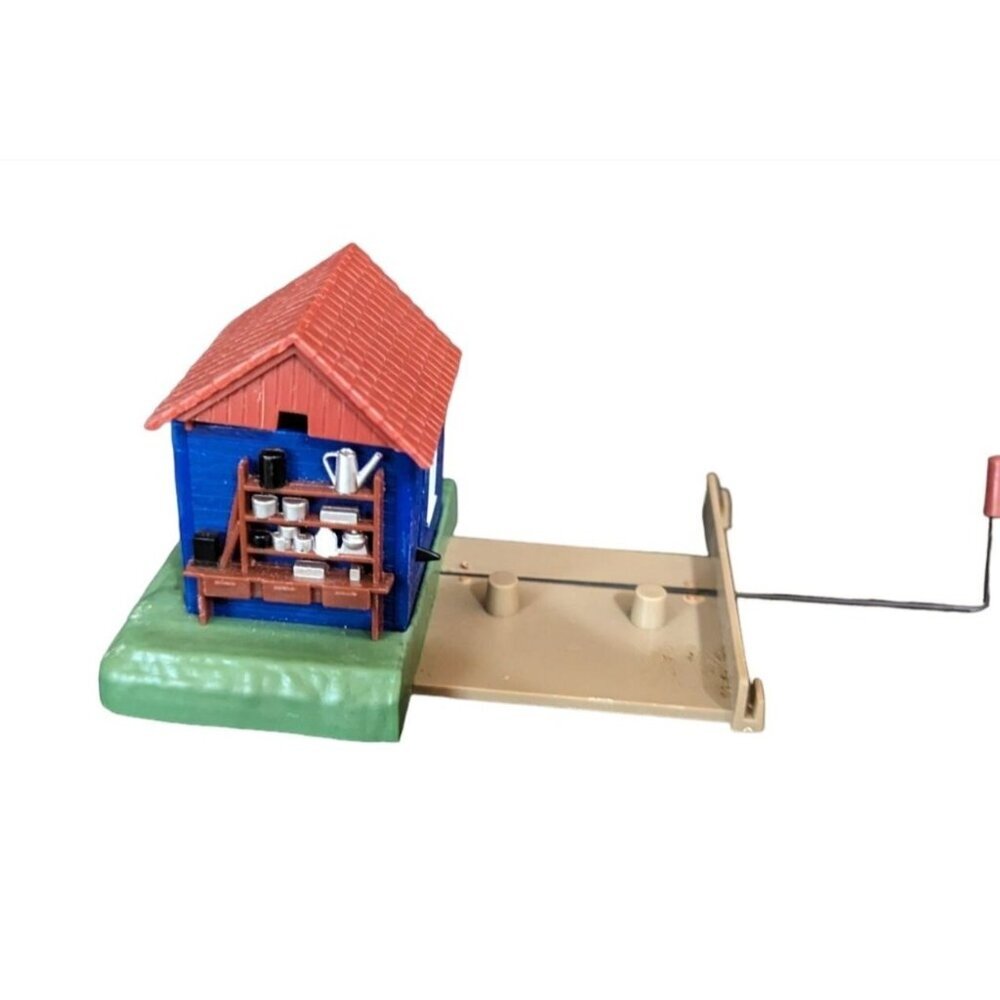 Vintage Life-Like Trains HO Scale Blue Shed W/ Red Roof & Hand-Crank Action‎